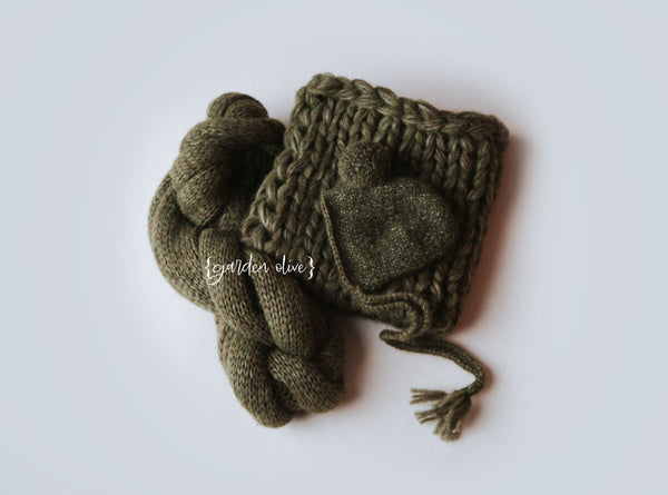 {GARDEN OLIVE} Detachable Pom set 0042